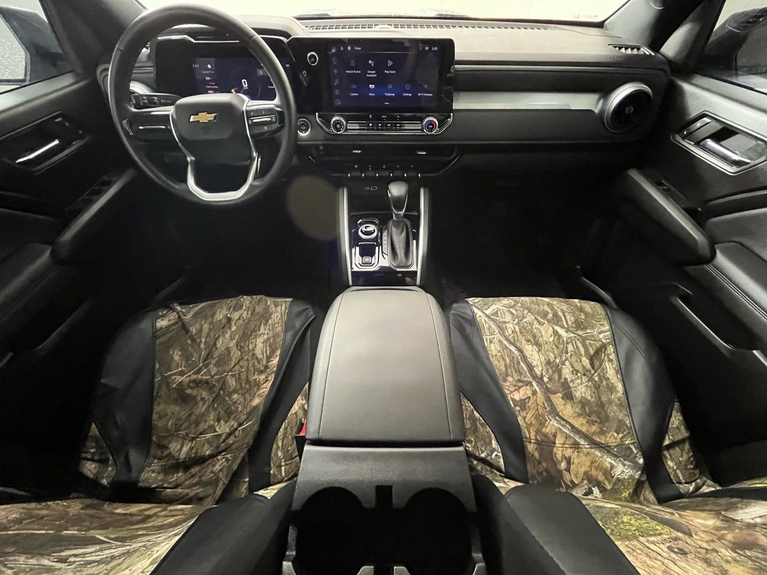 Used 2024 Chevrolet Colorado LT image 10