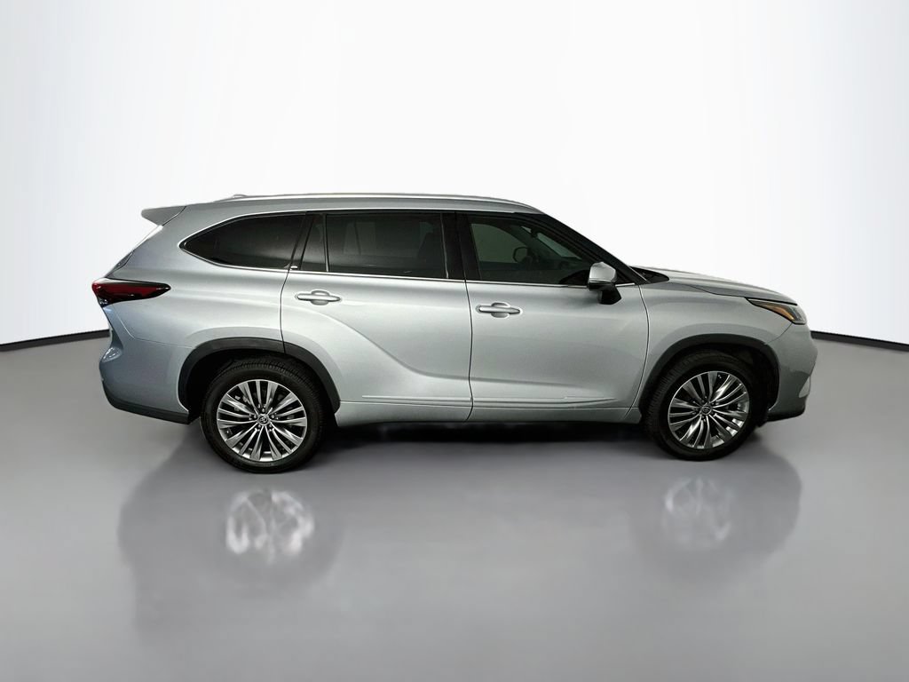 Used 2022 Toyota Highlander Platinum FWD image 8