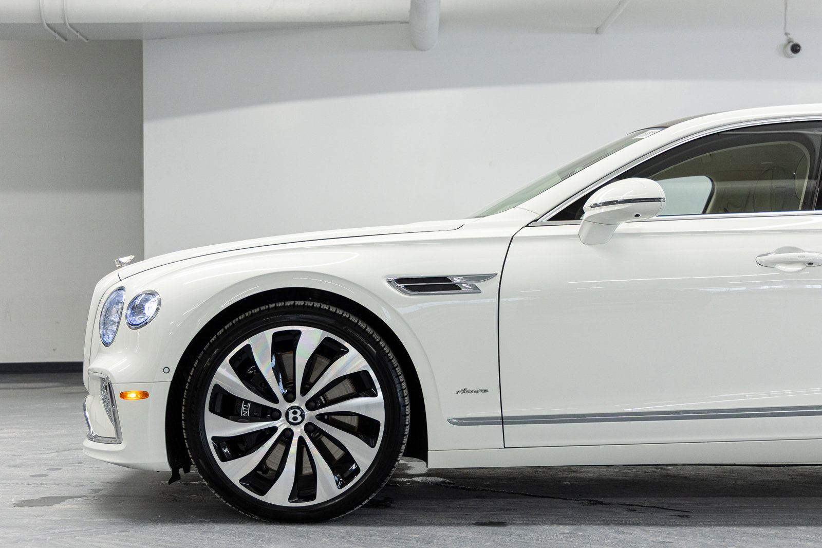 Certified 2026 Bentley Flying Spur Plug-In Hybrid image 16