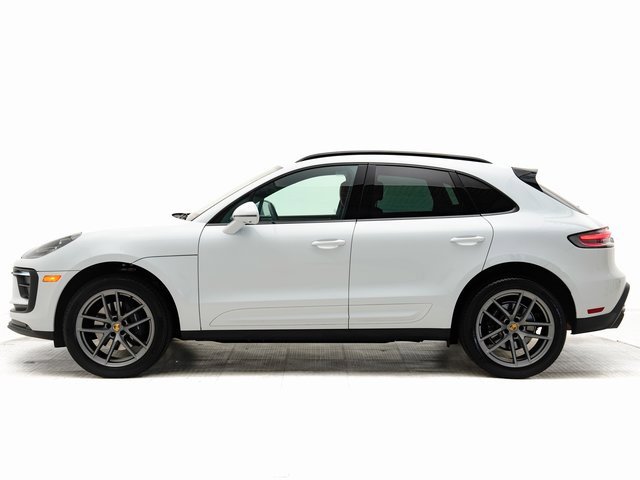 Used 2025 Porsche Macan image 2