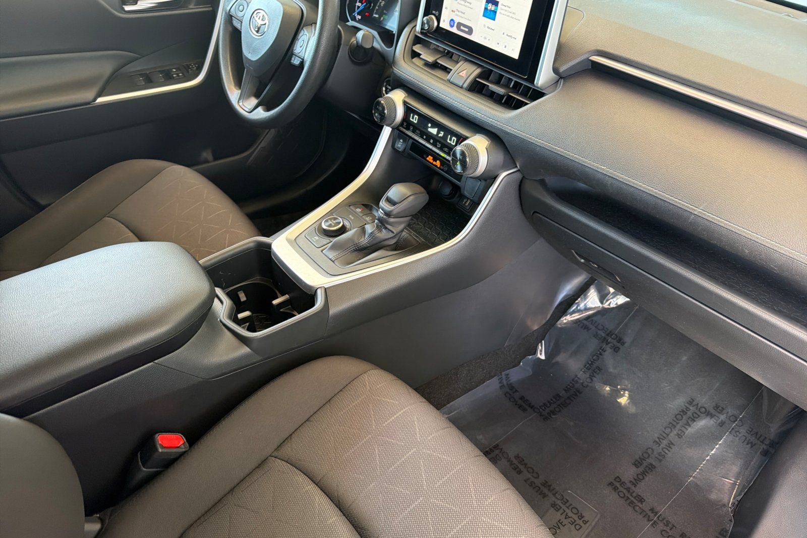Used 2025 Toyota RAV4 XLE AWD/4WD image 18