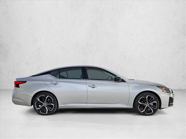 Used 2024 Nissan Altima 2.5 SR video 4