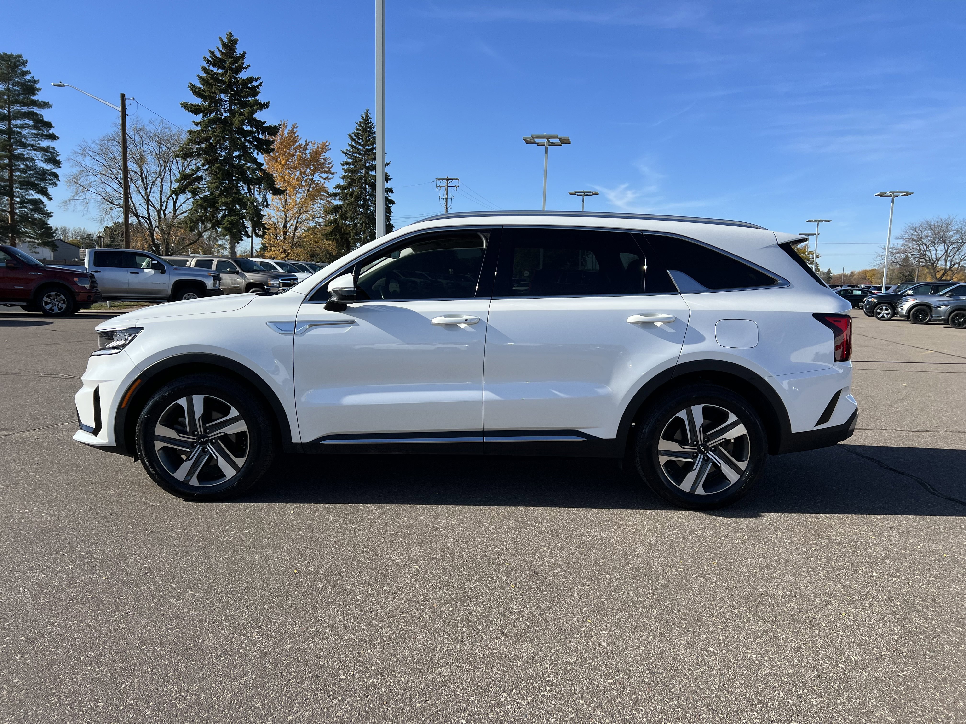 Used 2021 Kia Sorento EX image 4