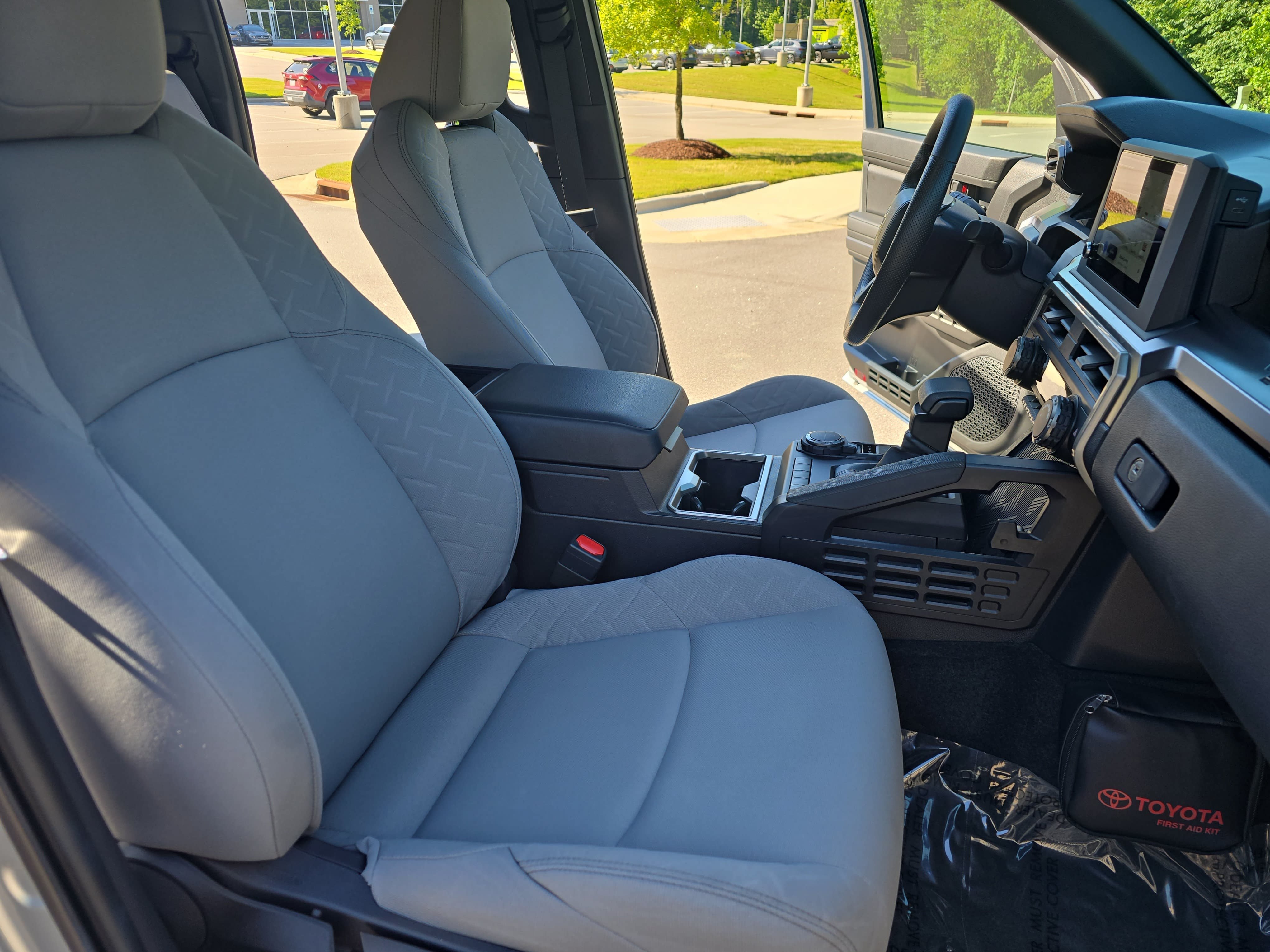 Certified 2024 Toyota Tacoma SR5 AWD/4WD image 10