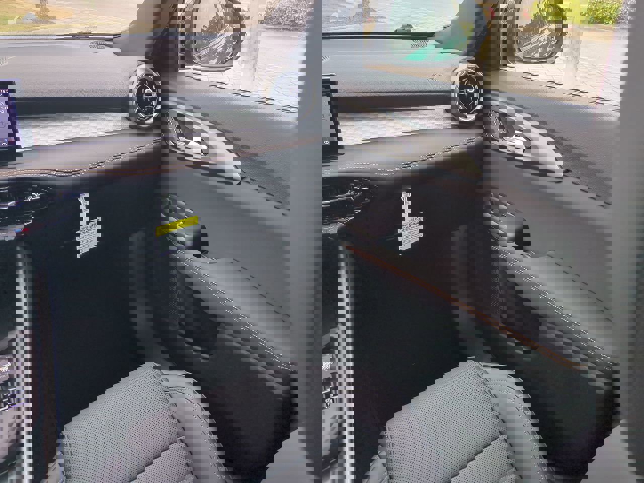 New 2025 Alfa Romeo Tonale w/ Premium Package AWD/4WD image 16