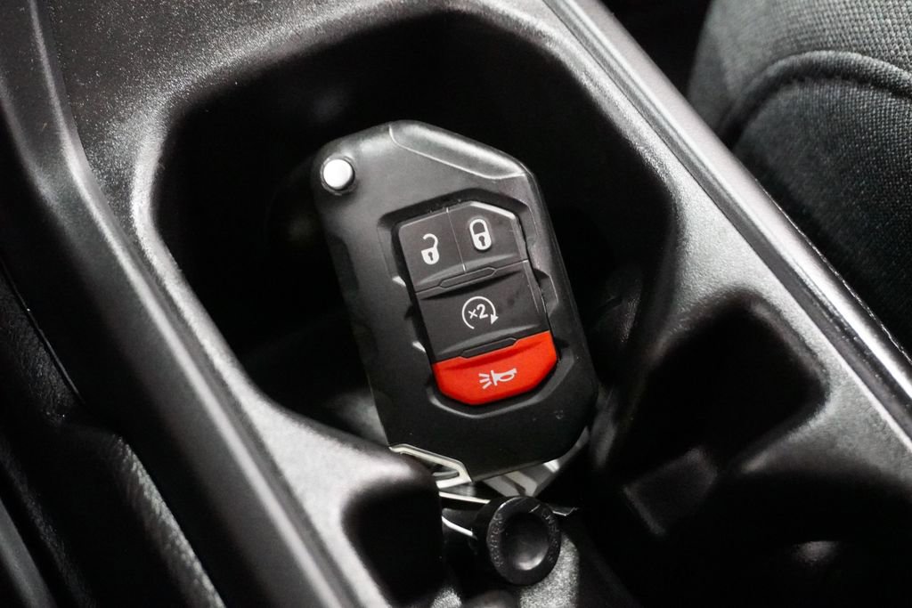 Certified 2025 Jeep Wrangler Unlimited Sahara image 30