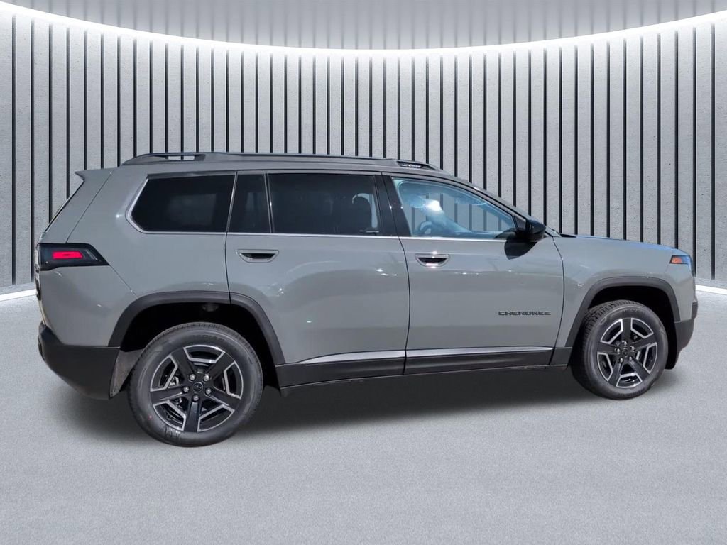 New 2026 Jeep Cherokee Laredo image 5
