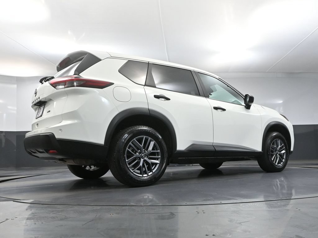 Used 2024 Nissan Rogue S AWD/4WD image 44