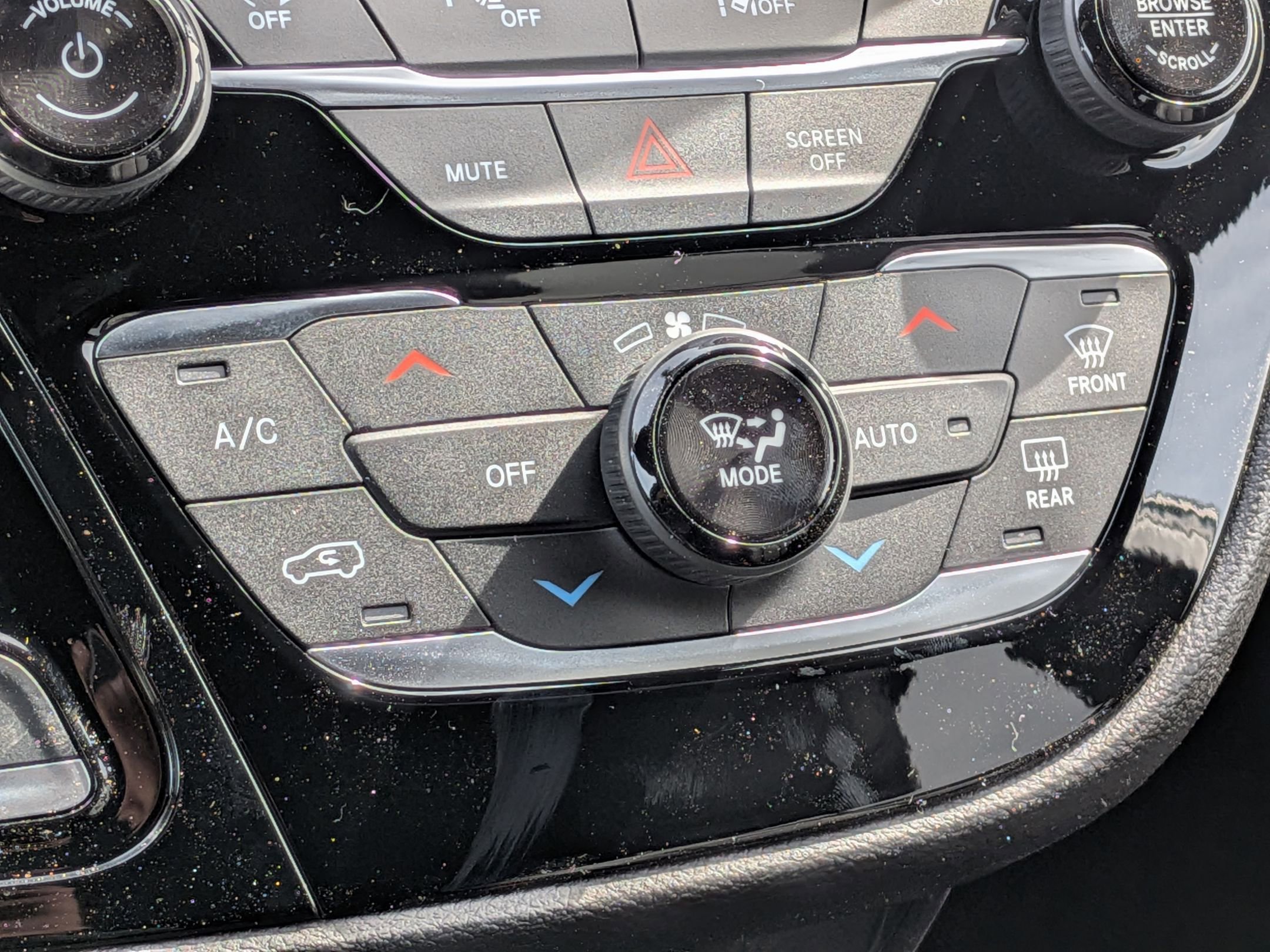 New 2026 Chrysler Voyager LX image 13