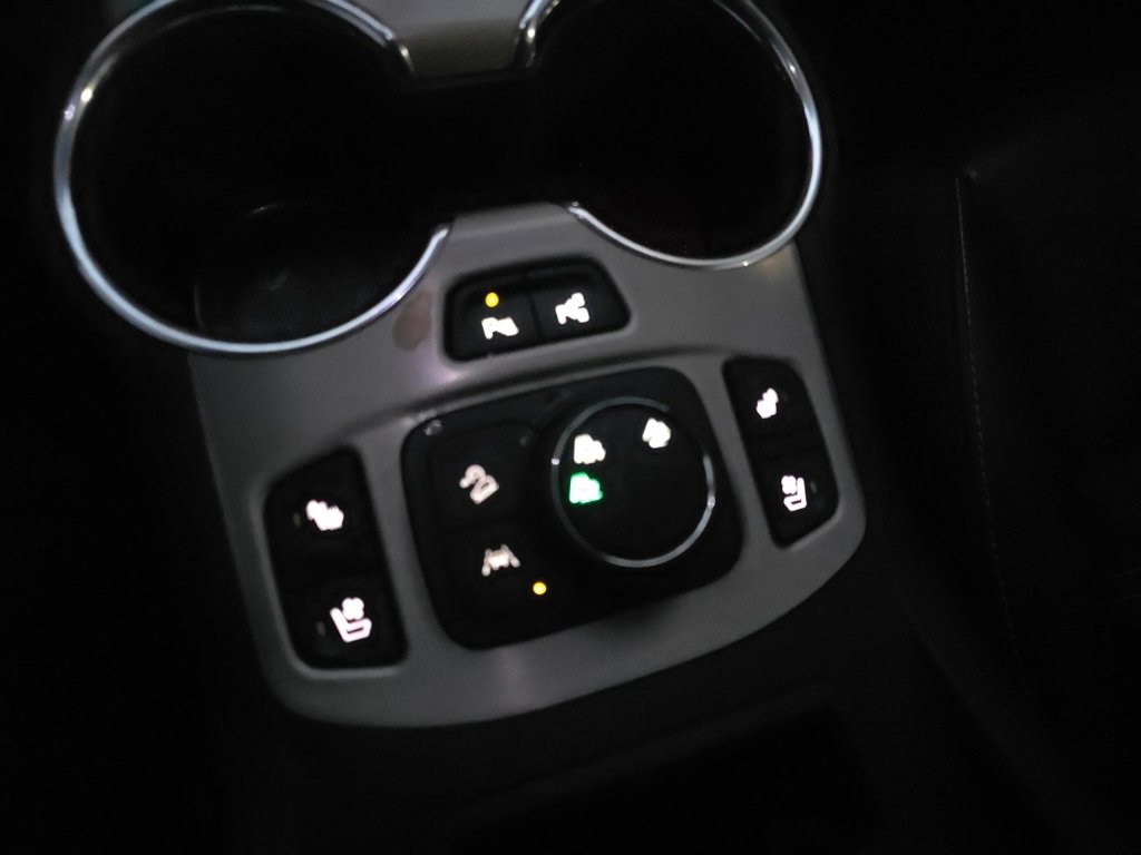 Used 2022 GMC Terrain Denali image 14