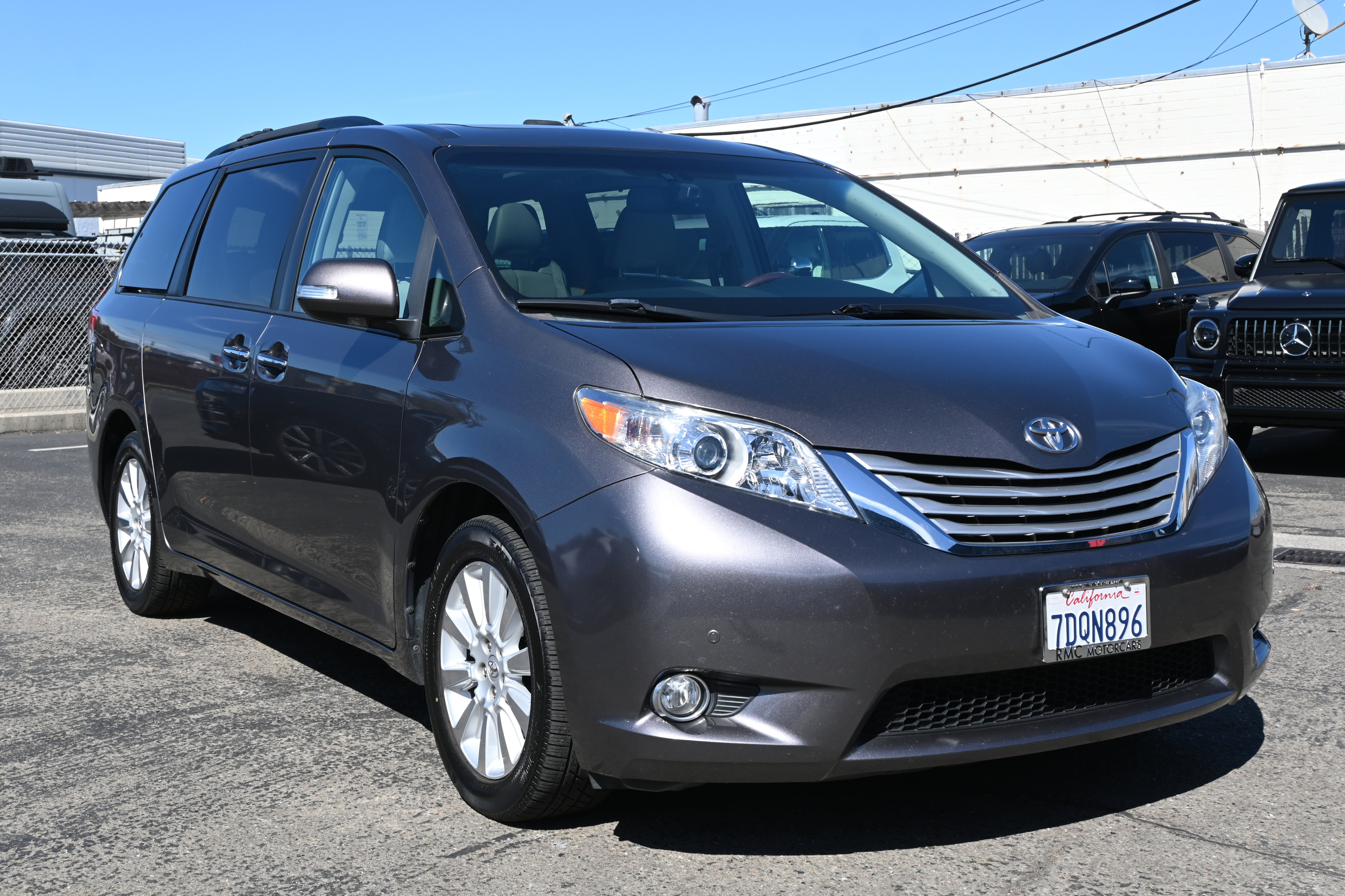 Used 2014 Toyota Sienna Limited image 2
