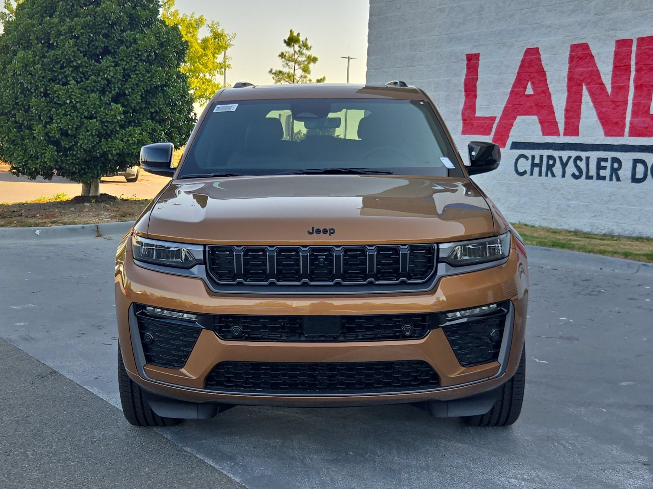New 2027 Jeep Grand Cherokee Limited AWD/4WD image 2