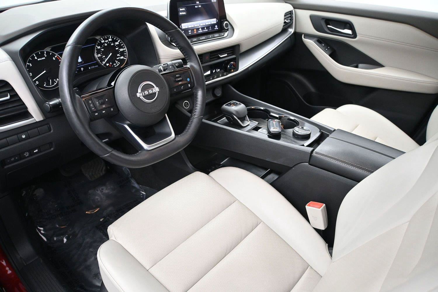 Used 2023 Nissan Rogue SV w/ SV Premium B Package AWD/4WD image 2