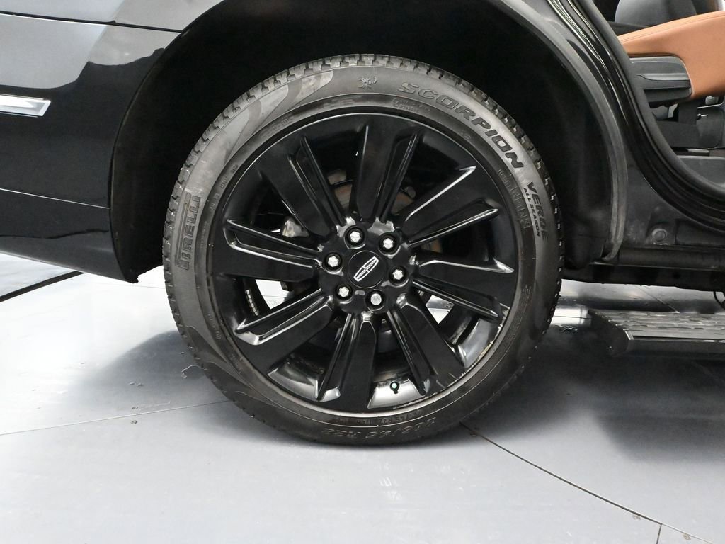 Used 2024 Lincoln Navigator Reserve w/ Equipment Group 201A image 15