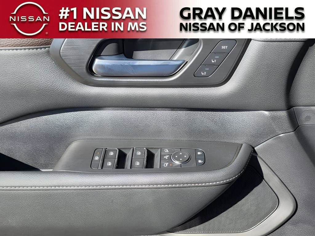 New 2026 Nissan Armada SL w/ Captain's Chari Seat Package image 18