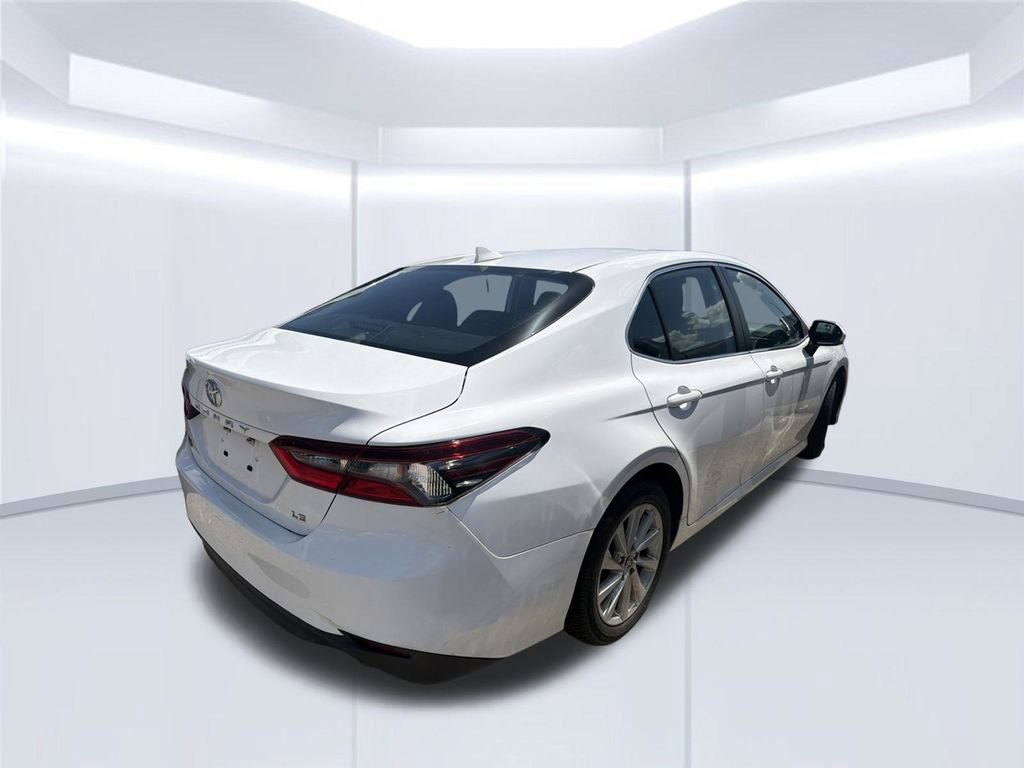 Used 2023 Toyota Camry LE FWD image 5