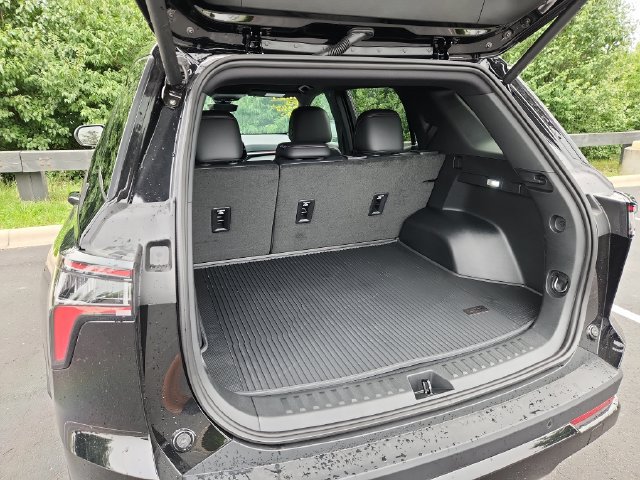 New 2027 Chevrolet Equinox RS w/ Safety and Technology Package FWD image 18