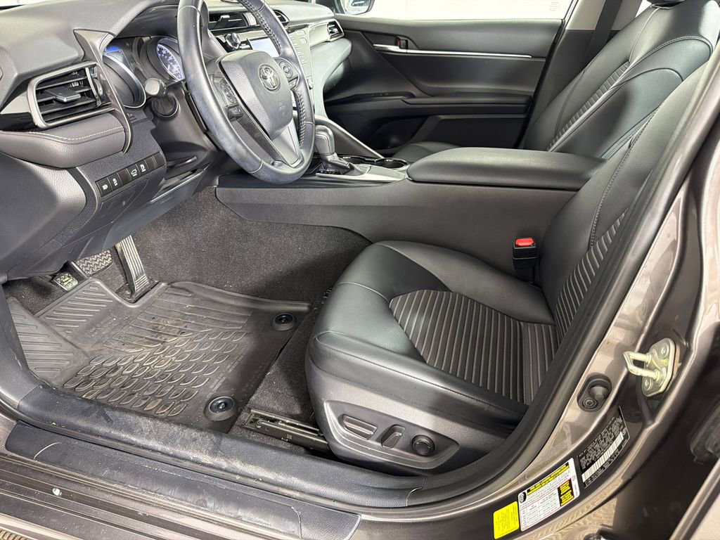 Used 2019 Toyota Camry SE image 9