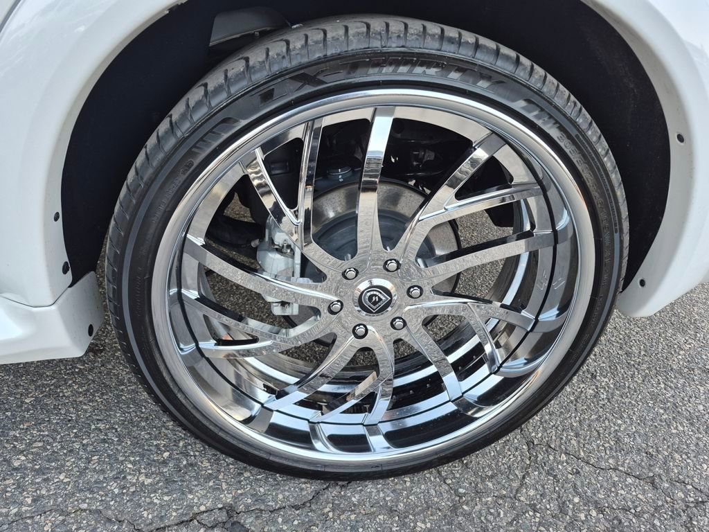 Used 2024 Nissan Armada Platinum w/ Captain's Chairs Package image 9