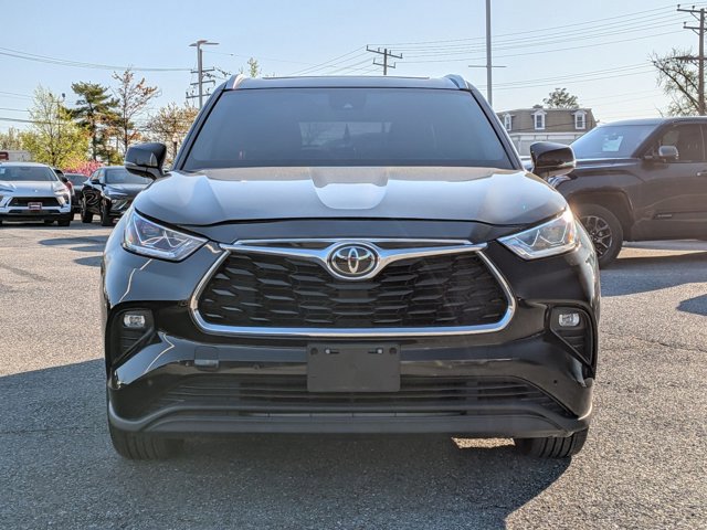 Used 2020 Toyota Highlander Limited image 2