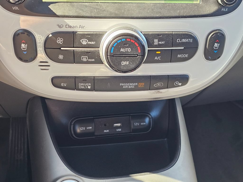 Used 2016 Kia Soul EV + w/ Paint Protection Film Package FWD image 16