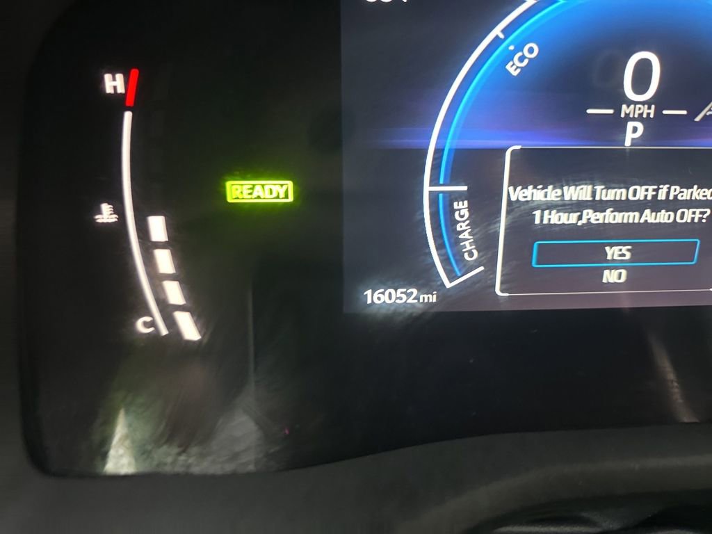 Used 2025 Toyota Camry SE w/ Convenience Package FWD image 24