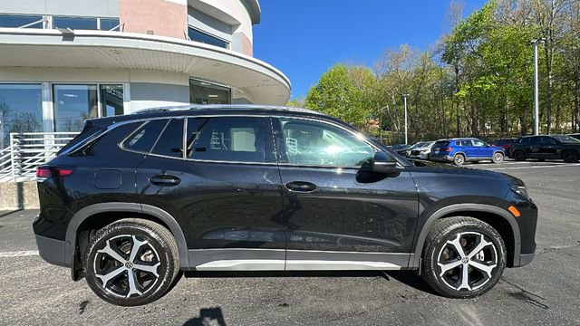 Used 2025 Volkswagen Tiguan SE AWD/4WD image 5