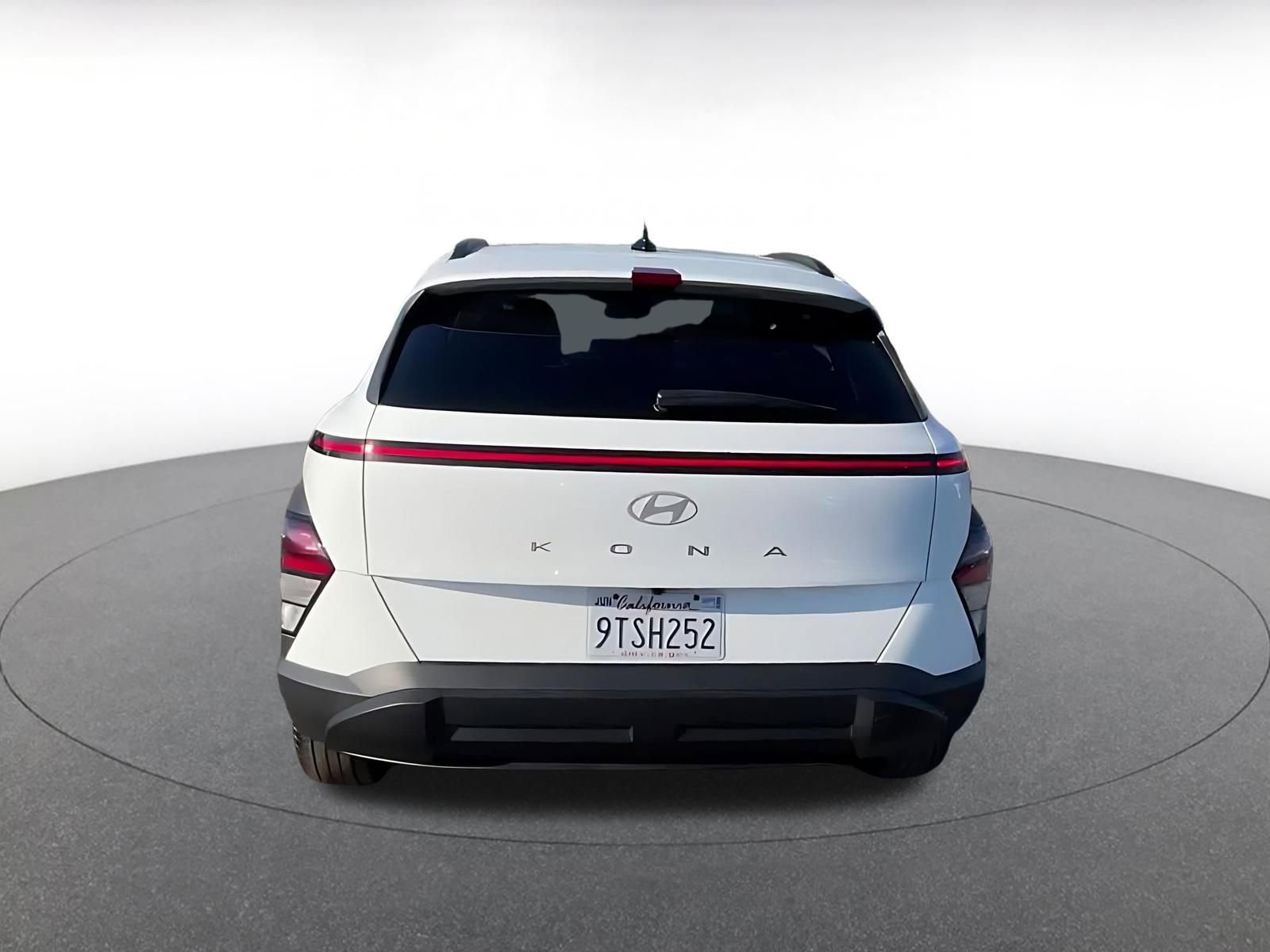 Used 2025 Hyundai Kona SEL image 12