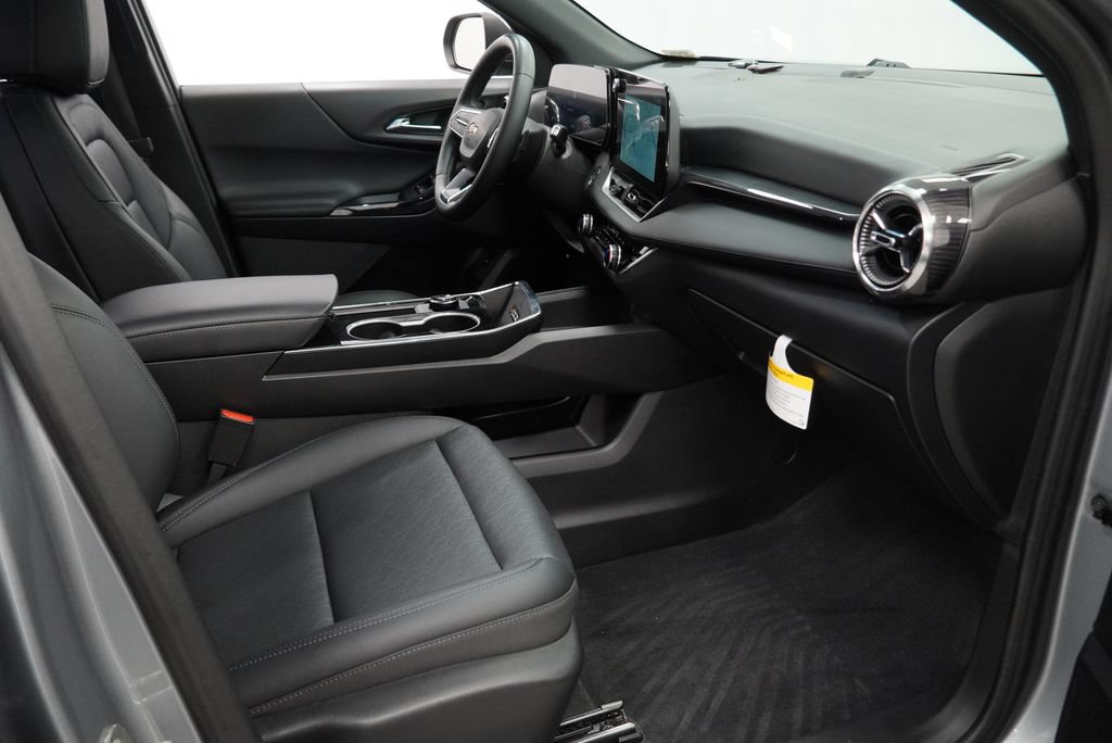 Used 2026 Chevrolet Equinox LT w/ Convenience Package II FWD image 46