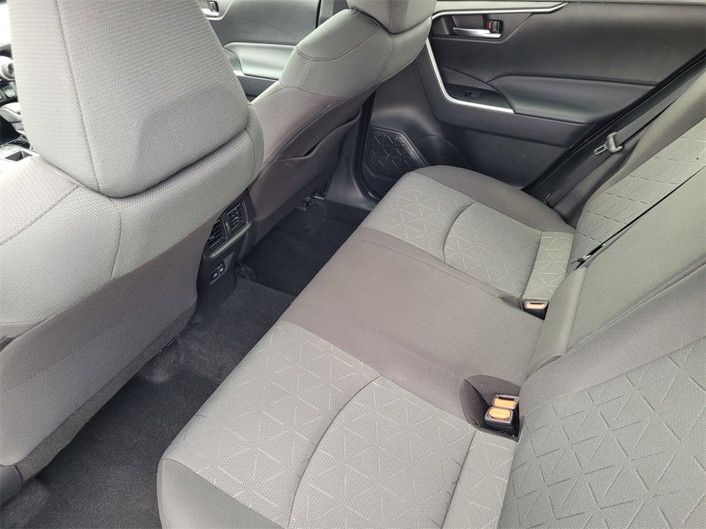 Used 2022 Toyota RAV4 XLE image 6