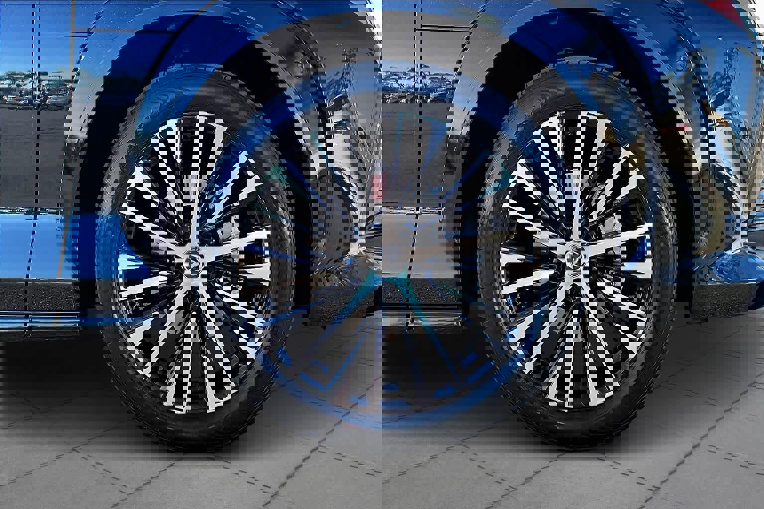 Used 2023 Lexus RZ 450e Premium image 10