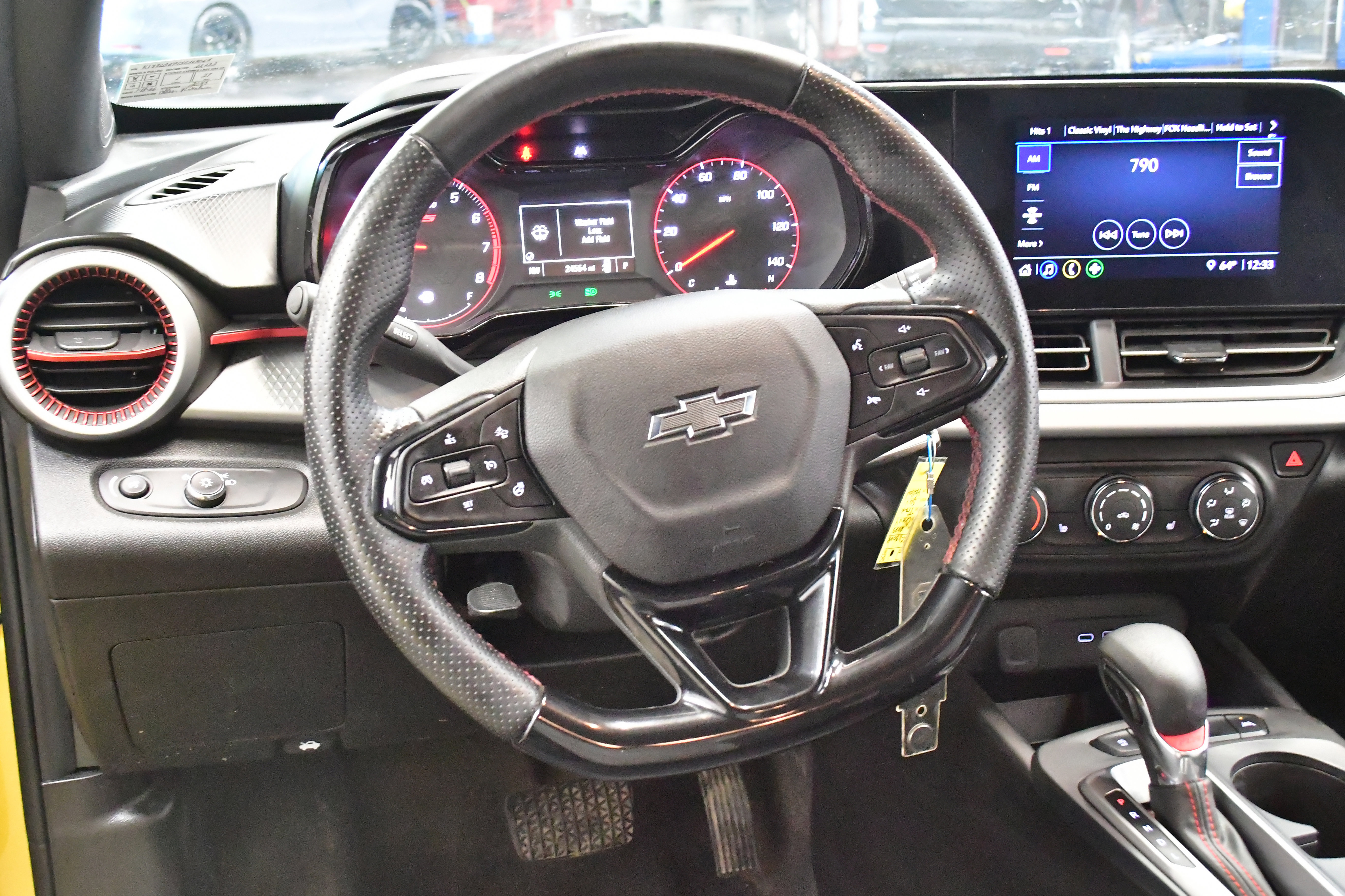 Used 2025 Chevrolet Trax RS w/ Driver Confidence Package FWD image 13