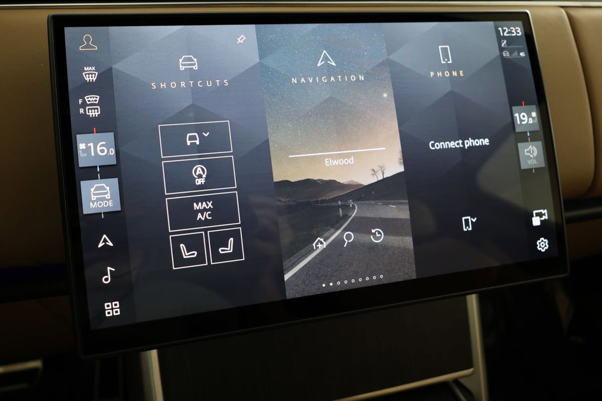 Used 2024 Land Rover Range Rover SE AWD/4WD image 50