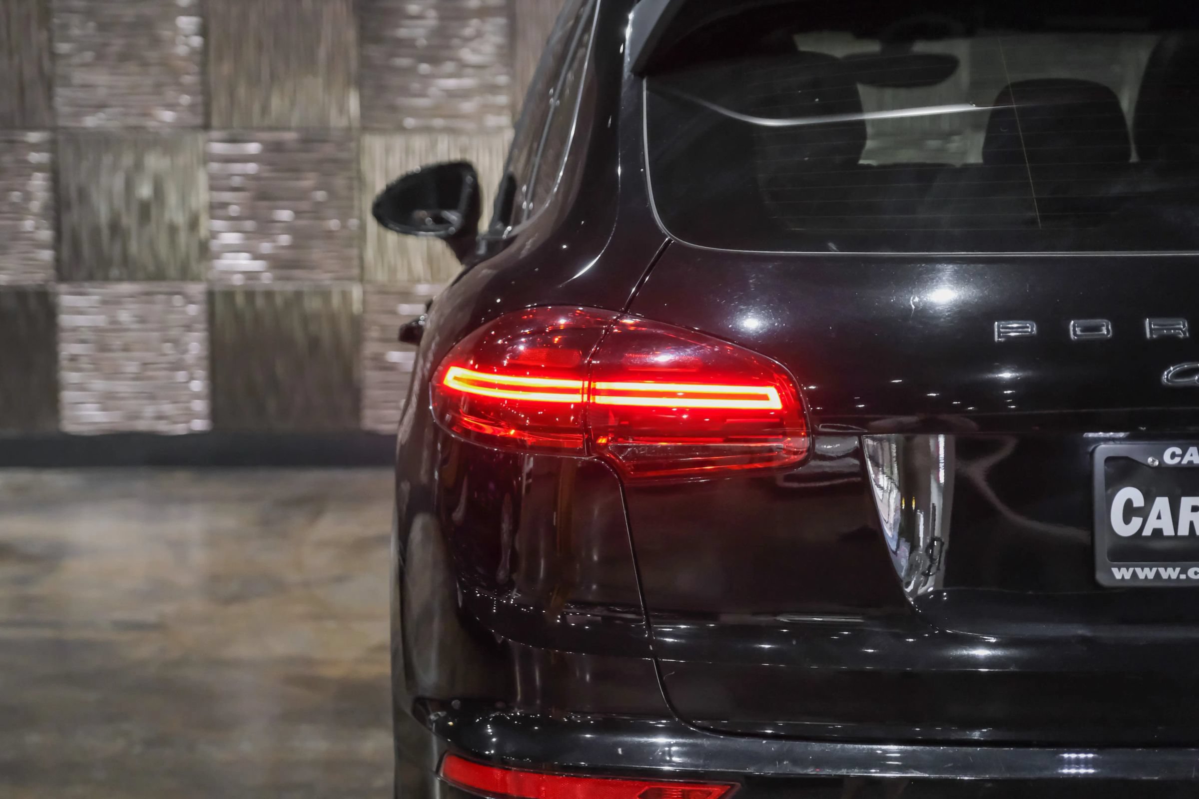 Used 2018 Porsche Cayenne AWD/4WD image 45