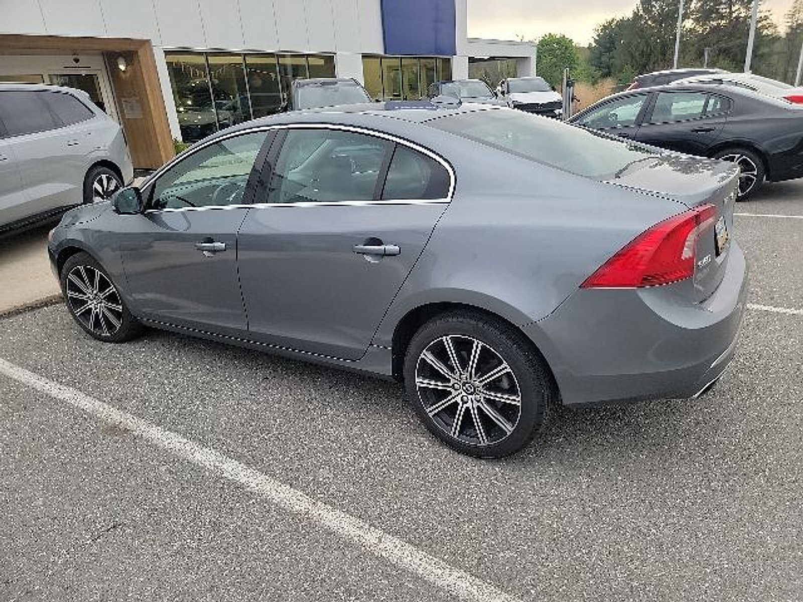 Used 2018 Volvo S60 T5 Inscription AWD/4WD image 11