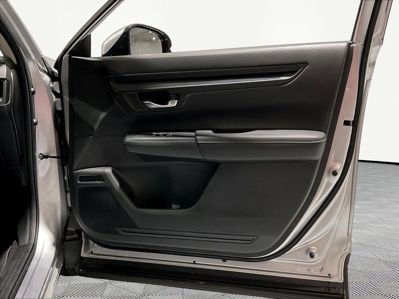 Certified 2025 Honda CR-V EX image 28