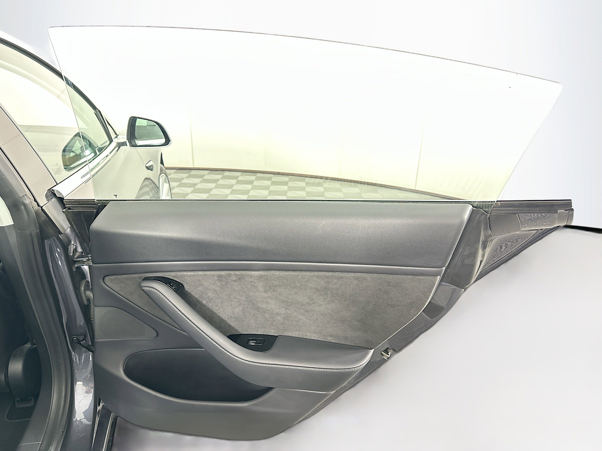 Used 2018 Tesla Model 3 Mid Range image 27