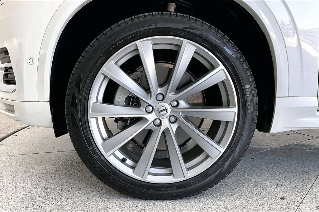 Certified 2025 Volvo XC90 B6 Plus w/ Protection Package Premier AWD/4WD image 10