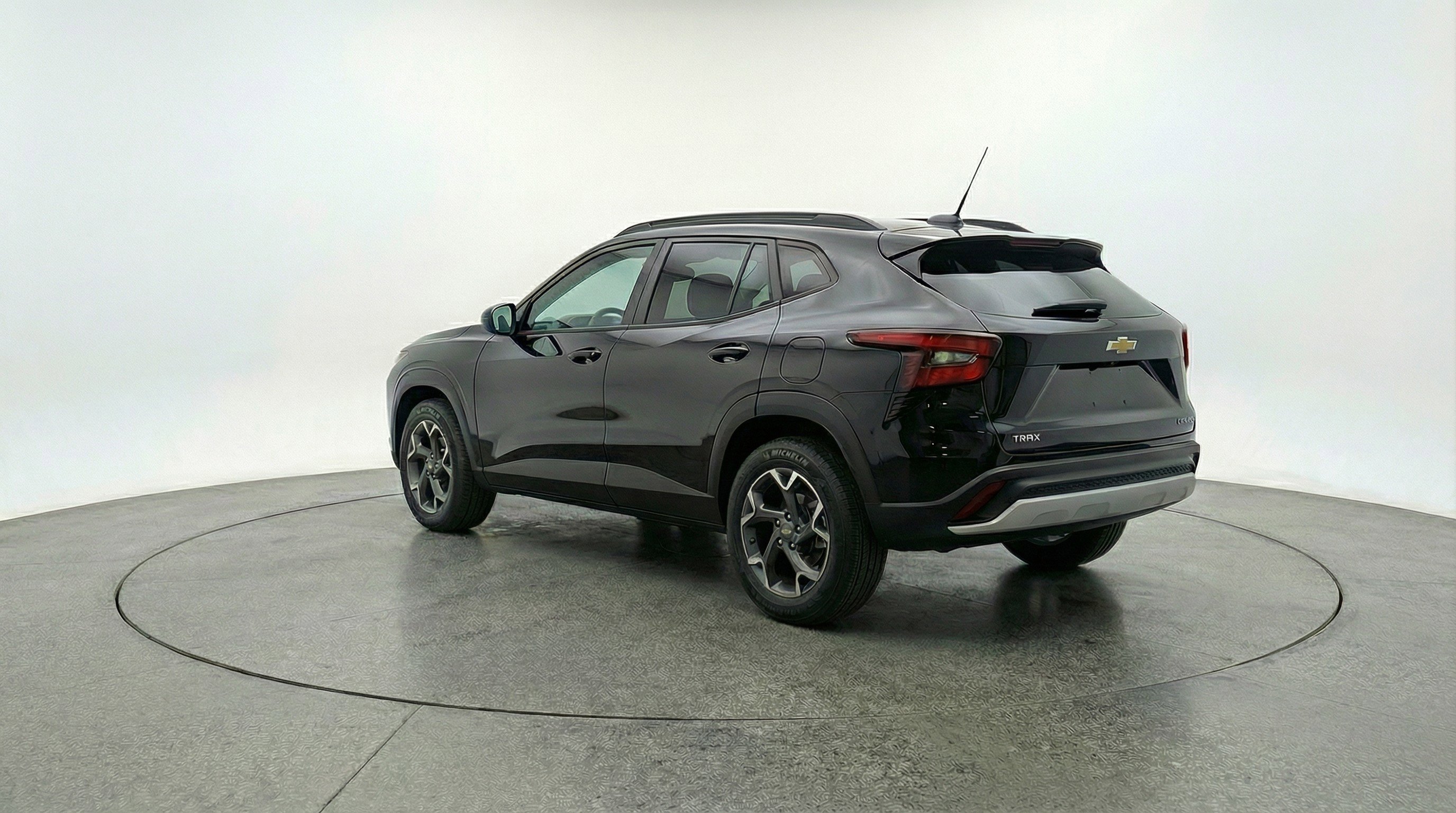 Used 2025 Chevrolet Trax LT image 6