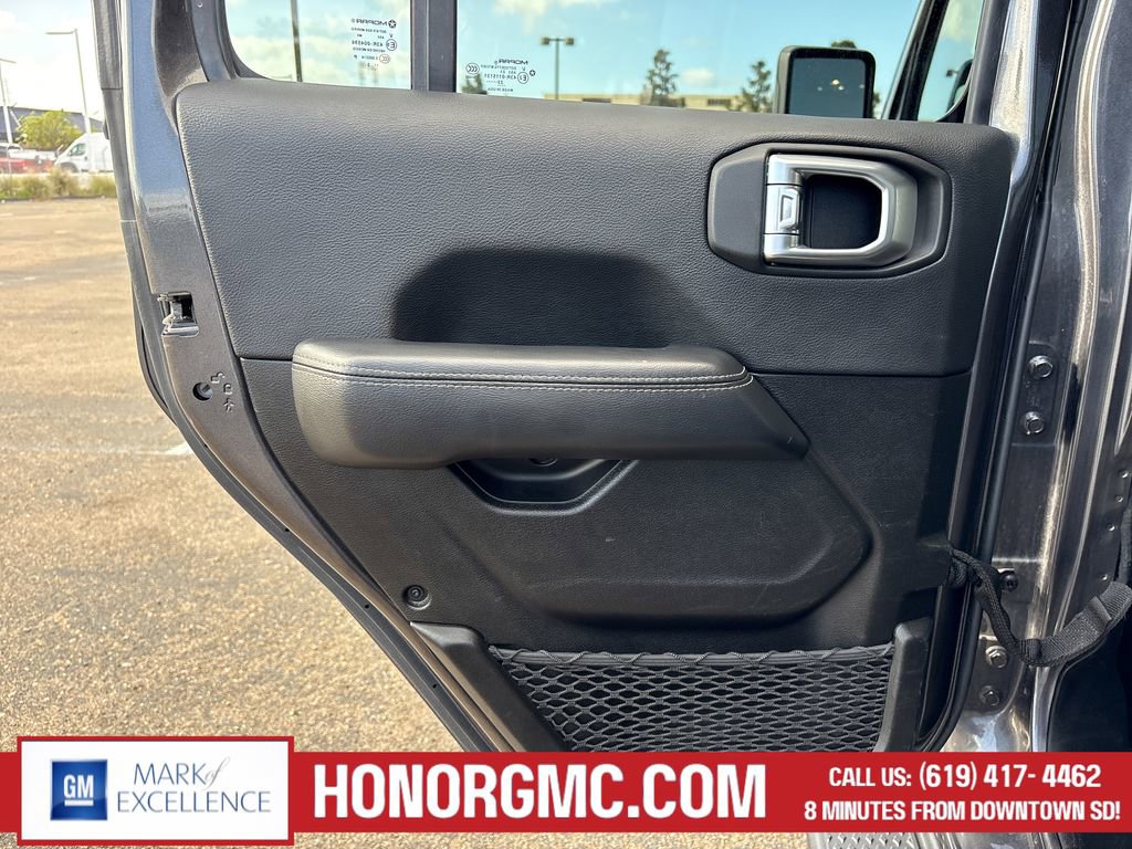 Used 2023 Jeep Gladiator Overland image 17