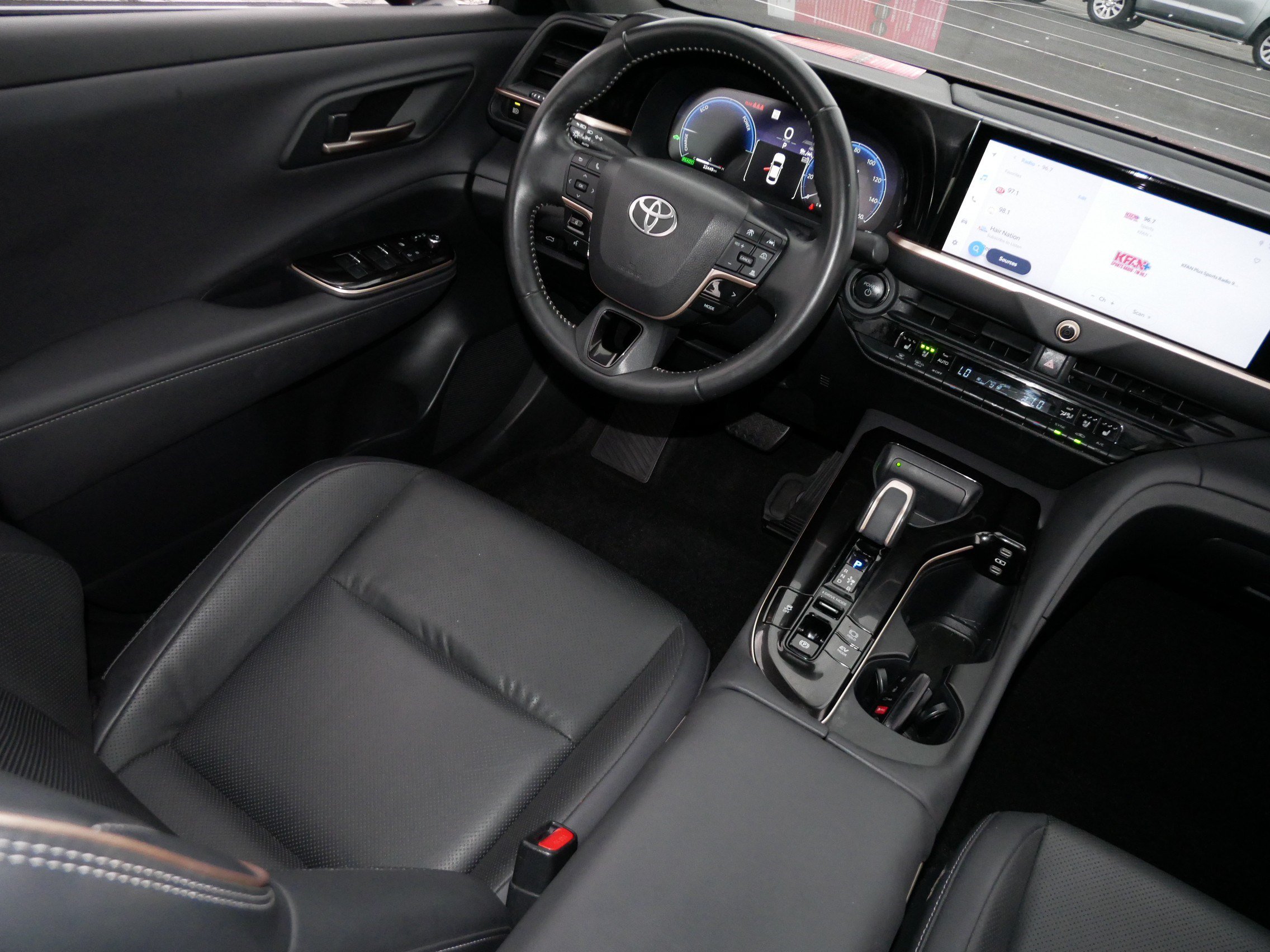 Certified 2026 Toyota Crown AWD/4WD image 9