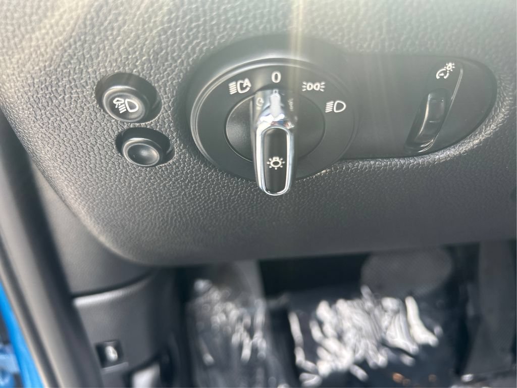 Used 2023 MINI Cooper S w/ Signature Upholstery Package FWD image 18