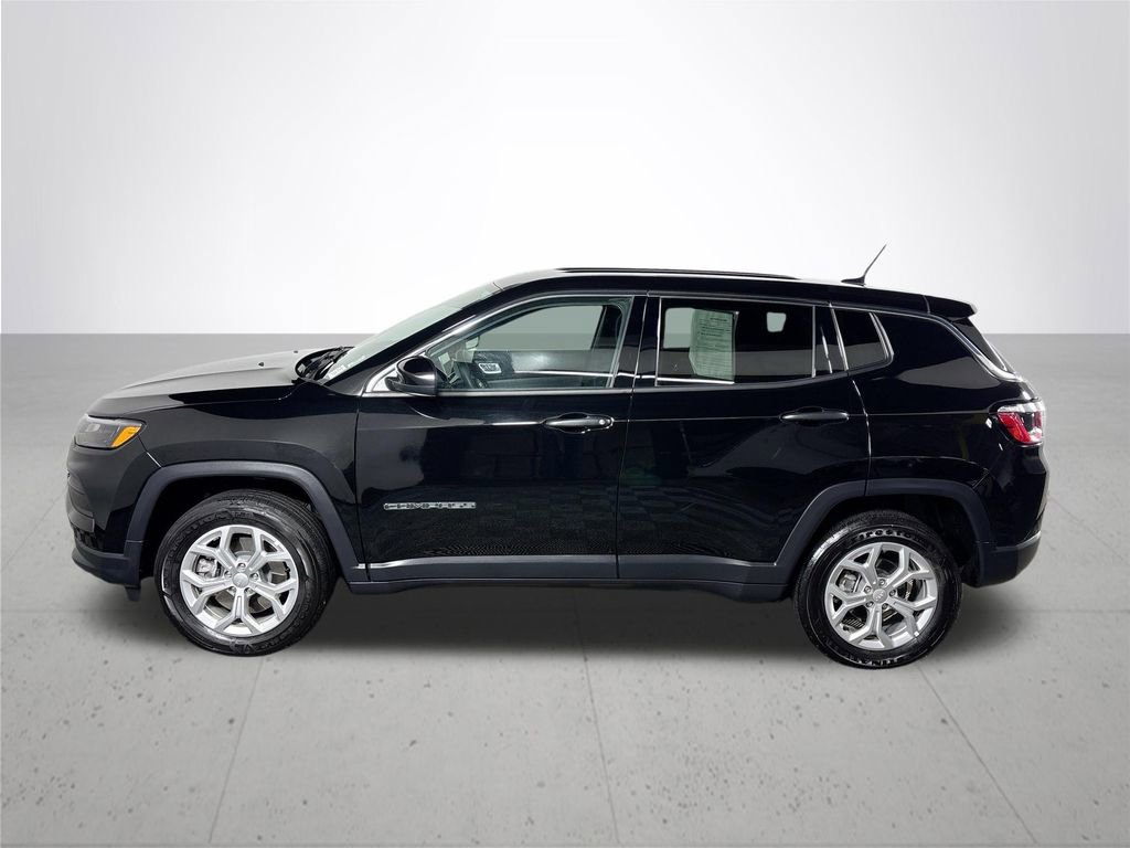 Used 2024 Jeep Compass Sport AWD/4WD image 9