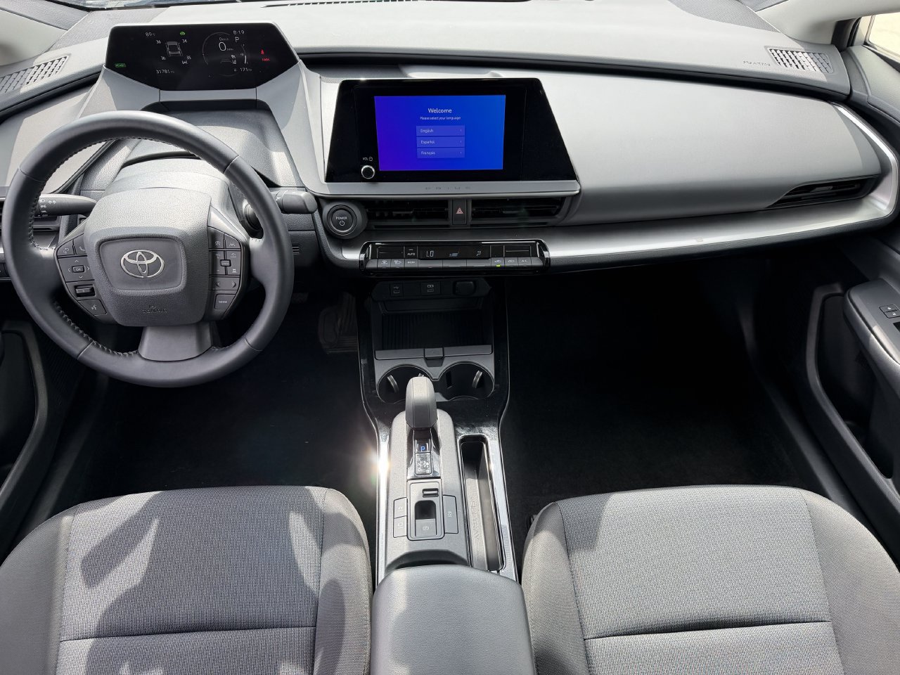 Used 2025 Toyota Prius LE FWD image 10