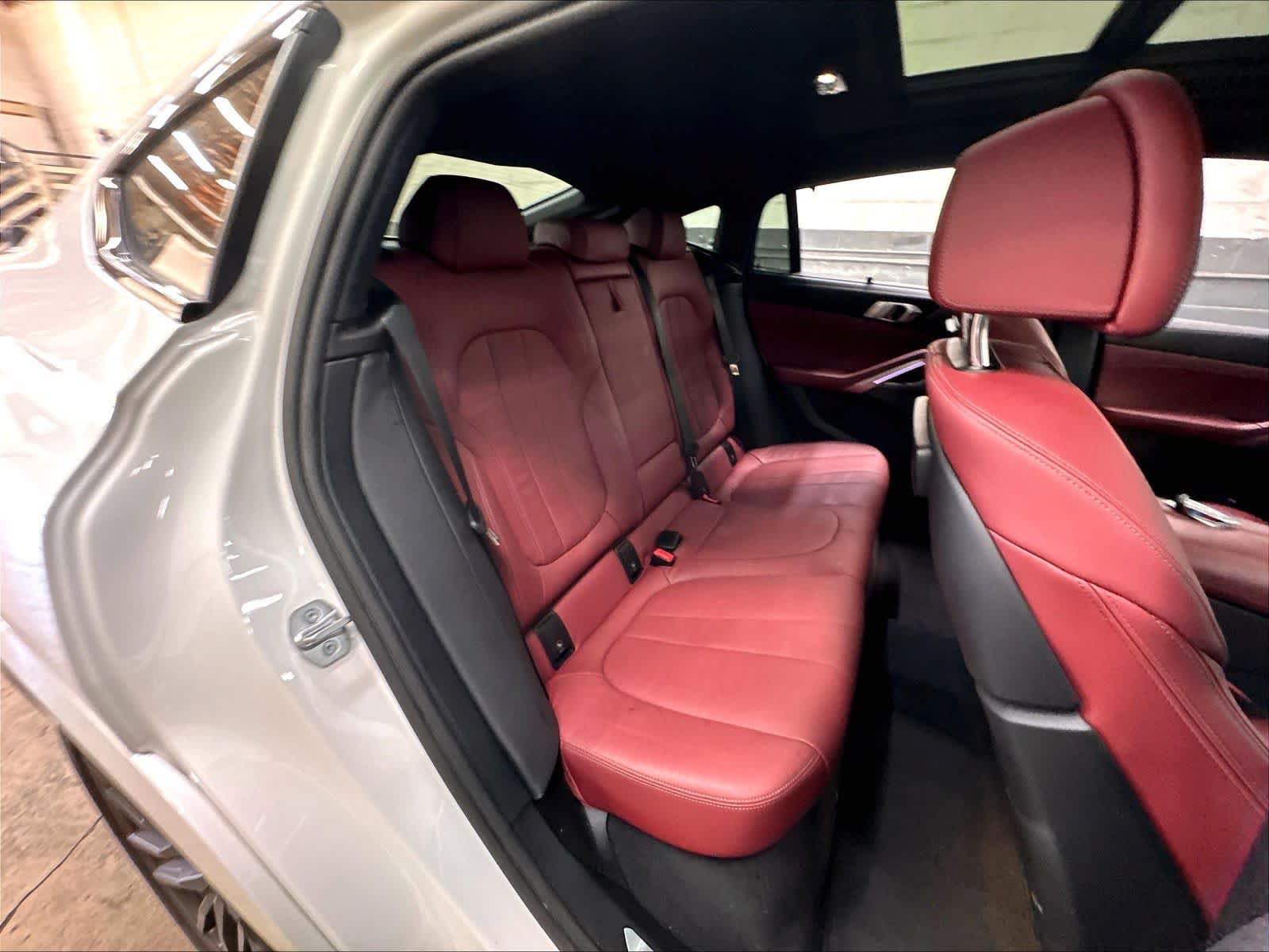 Used 2022 BMW X6 xDrive40i w/ M Sport Package AWD/4WD image 29