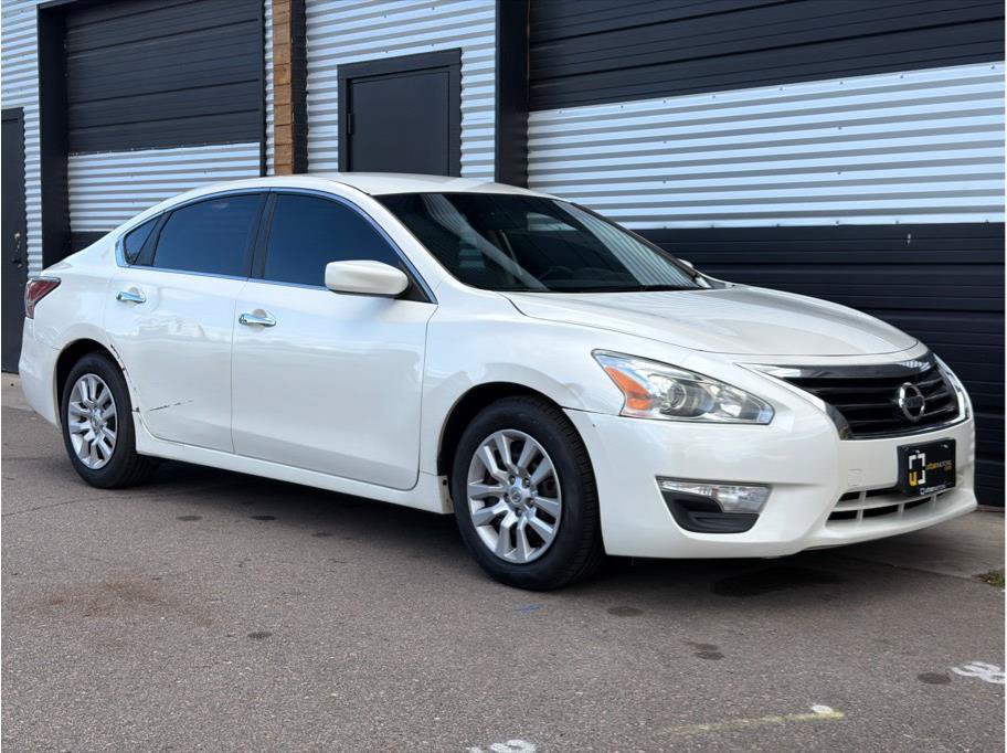Used 2014 Nissan Altima 2.5 S w/ Display Audio Package FWD image 11