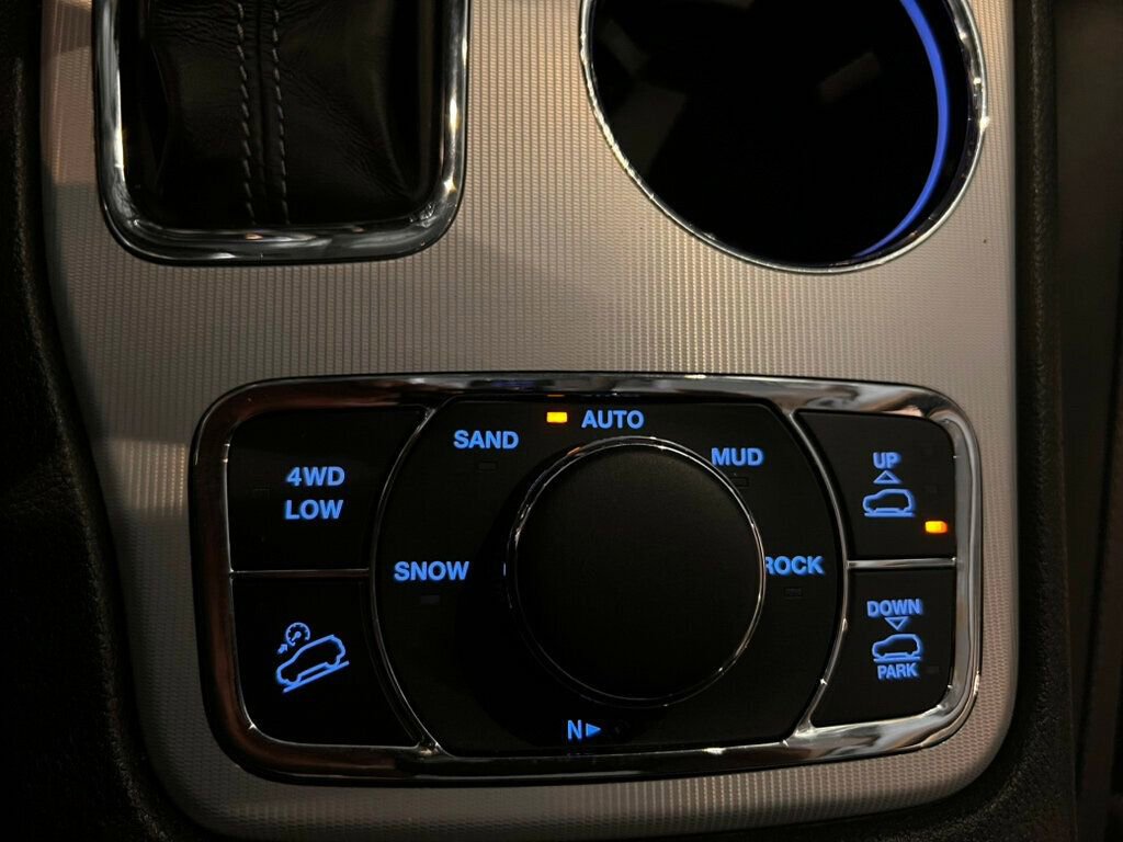 Used 2021 Jeep Grand Cherokee Summit w/ Platinum Series Group image 21