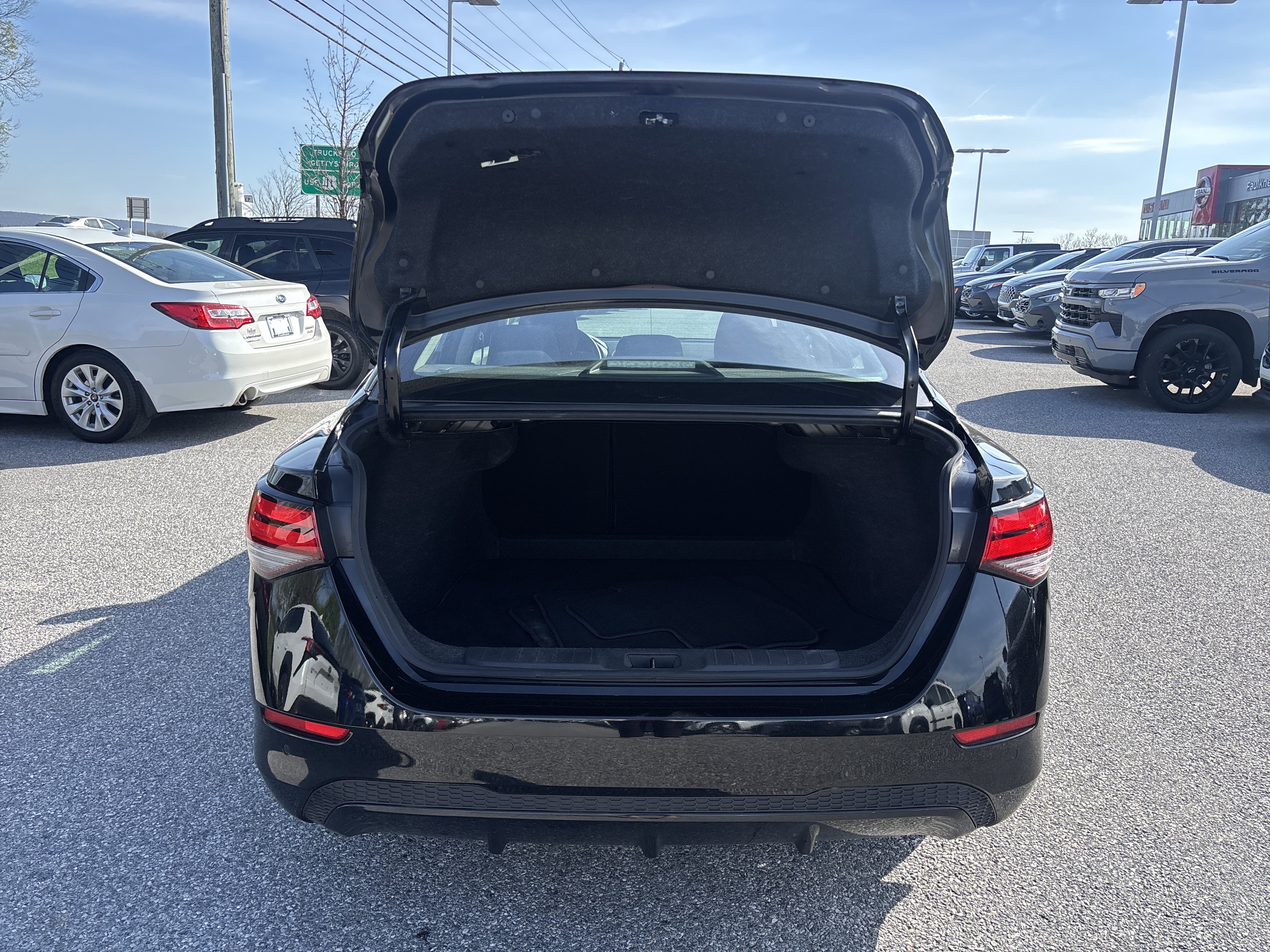 Used 2020 Nissan Sentra SV image 11