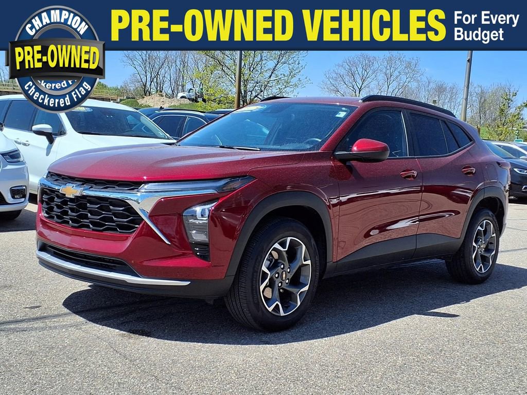 Used 2024 Chevrolet Trax LT w/ Driver Confidence Package FWD image 1