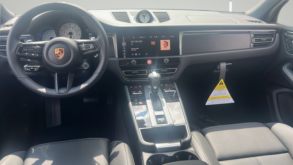 New 2026 Porsche Macan GTS AWD/4WD image 17